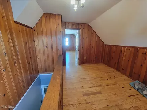 406 Cambridge Ave, Elyria, OH 44035 photo 8