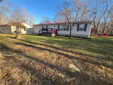 67920 Old Twenty-one Rd, Cambridge, OH 43725