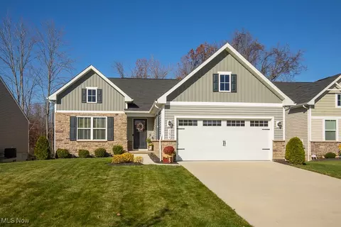 1679 Leslie Dr, Streetsboro, OH 44241