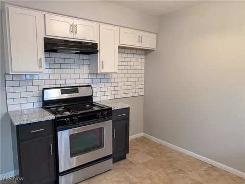 5758 Beech Dr, Mentor On The Lake, OH 44060 photo 3