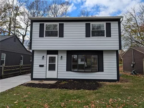 5758 Beech Dr, Mentor On The Lake, OH 44060