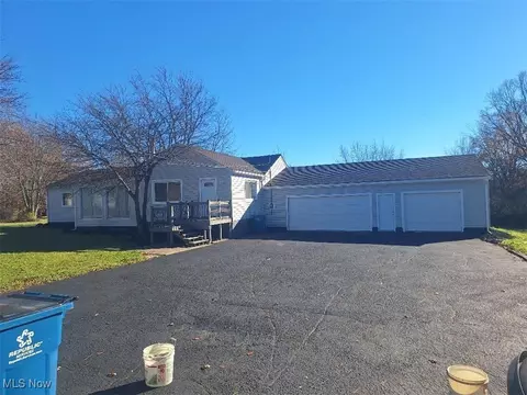 4202 Helmick Ave, Norton, OH 44203