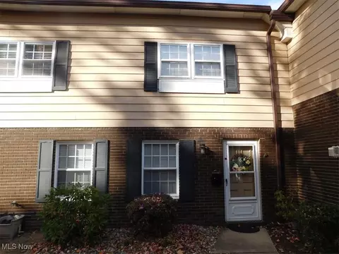 8254 Deepwood Blvd #7, Mentor, OH 44060