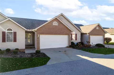 1486 Waters Edge Dr, Akron, OH 44313