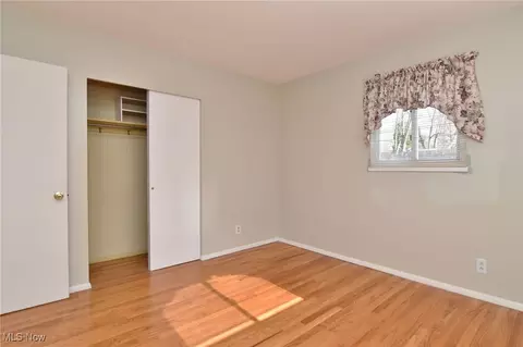 Bedroom - 1541 Hyde Park Ave, Akron, OH 44310 photo 3 of 10