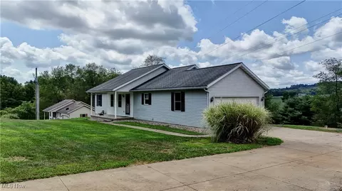 2879 Circleview Dr NW, Dover, OH 44622