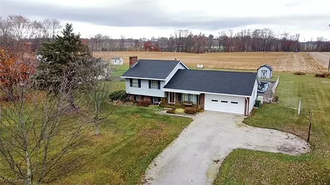 26234 Hartley Rd, Beloit, OH 44609