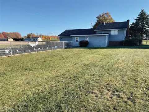 26234 Hartley Rd, Beloit, OH 44609 photo 3