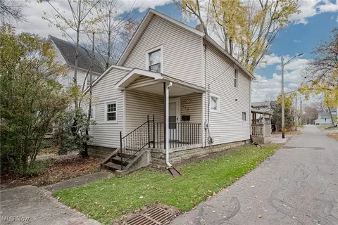273 Bellewood Ave, Akron, OH 44311