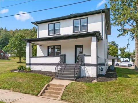 123 Meadowbrook Pkwy, Waynesburg, OH 44688