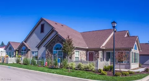 1395 Newman Dr, Brunswick Hills, OH 44212