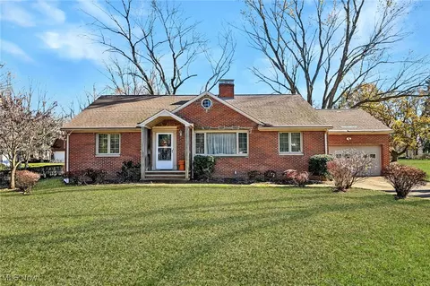 8591 Riverview Rd, Brecksville, OH 44141