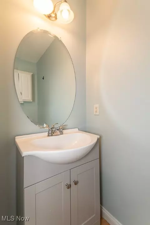 376 E 270th St, Euclid, OH 44132 photo 8