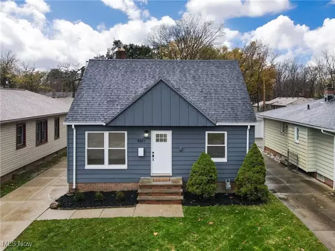 9611 Pinegrove Ave, Parma, OH 44129