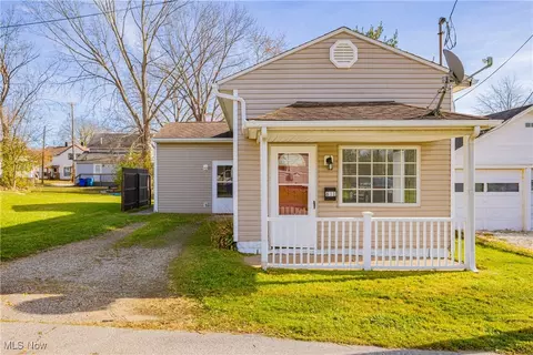 631 Hill St, Ravenna, OH 44266