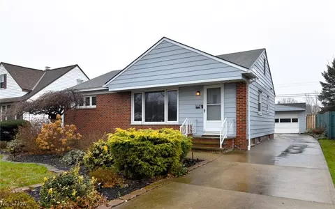 6586 Queens Park Ave, Mayfield Heights, OH 44124