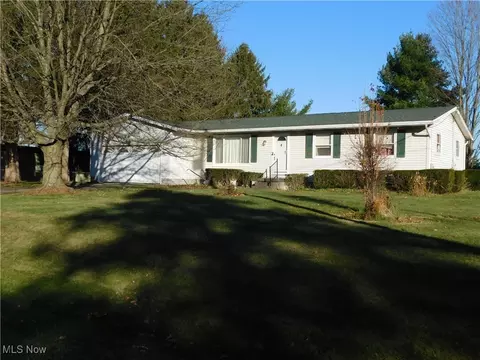 3351 Crestview Dr, Wooster, OH 44691