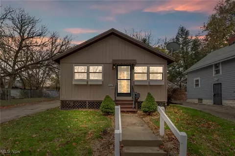 896 Concord Ave, Akron, OH 44306