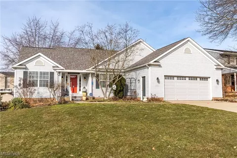 6587 Carriage Lane Ave NE, Canton, OH 44721