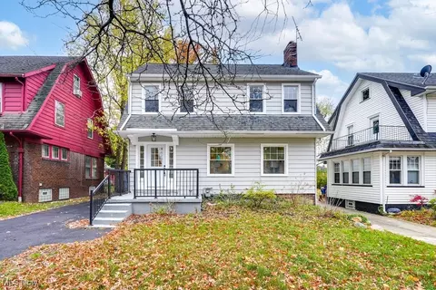 3238 Yorkshire Rd, Cleveland Heights, OH 44118