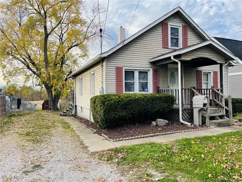 216 First St, Wadsworth, OH 44281