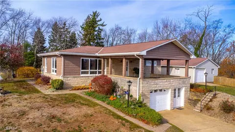 54897 Lawver Dr, Bridgeport, OH 43912