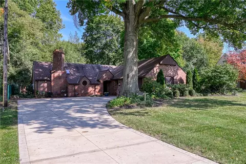 1511 W Exchange St, Akron, OH 44313