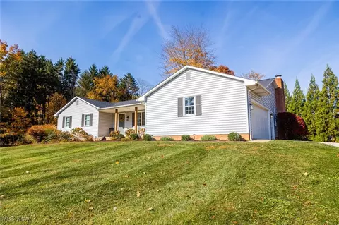 1015 S Mount Eaton Rd, Dalton, OH 44618