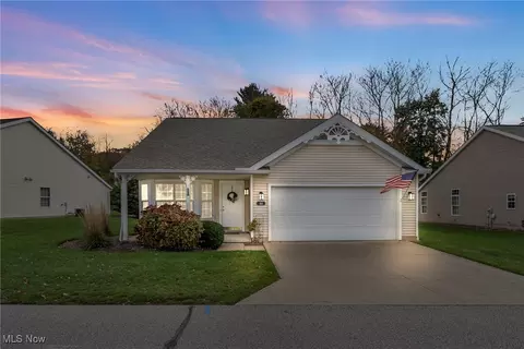 44 Mallard Point Dr, Akron, OH 44319