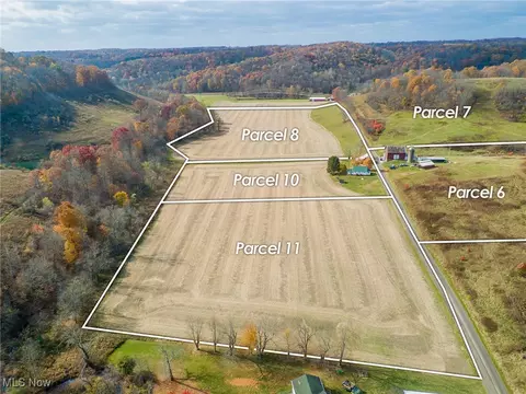 5885 Post Boy Dr, Newcomerstown, OH 43832