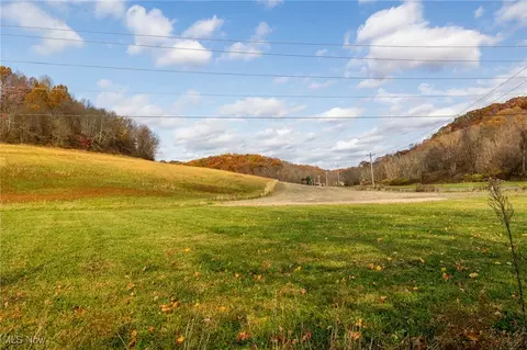 17270 Kedigh Hollow Rd SW, Newcomerstown, OH 43832