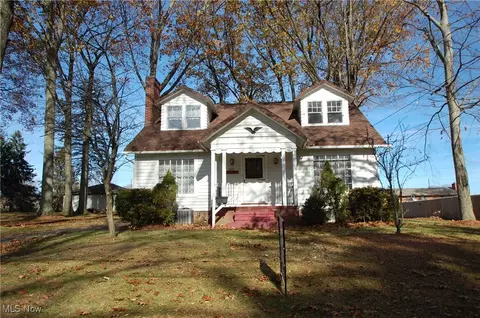 2424 Lyon Blvd, Youngstown, OH 44514