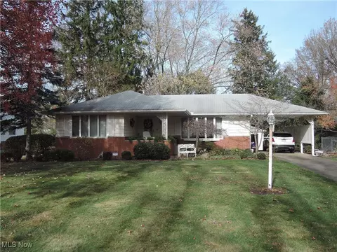 74 Buena Vis, Youngstown, OH 44512
