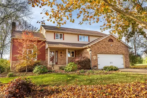 2306 Vixen St NW, North Canton, OH 44720