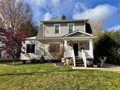 2682 7th St, Cuyahoga Falls, OH 44221