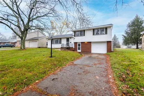 860 Larkridge Ave, Boardman, OH 44512 photo 2