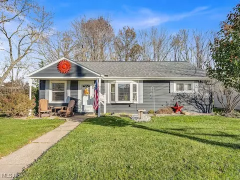 383 White Oak Dr, Elyria, OH 44035