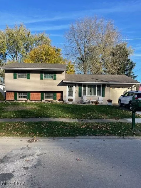 4728 Idleview Dr, Vermilion, OH 44089