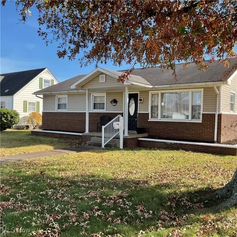 502 Wood St, Ravenswood, WV 26164