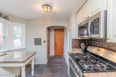 5243 Mayview Rd, Lyndhurst, OH 44124 photo 15
