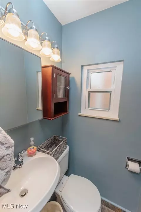 5243 Mayview Rd, Lyndhurst, OH 44124 photo 20