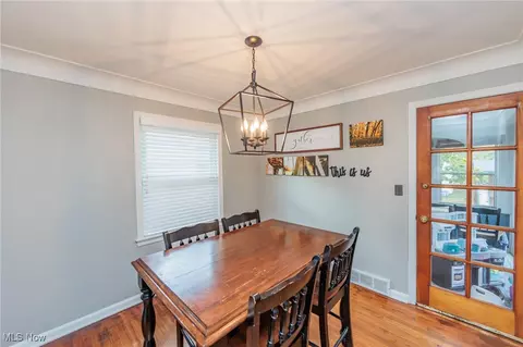 5243 Mayview Rd, Lyndhurst, OH 44124 photo 10
