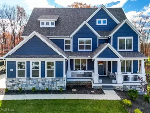 815 Joseph Dr, Aurora, OH 44202