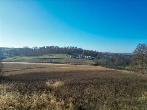 4699 Tr 370, Millersburg, OH 44654