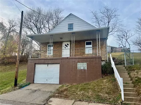 121 Lincoln Ave, Weirton, WV 26062