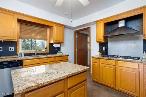 1848 Wright Rd, Akron, OH 44320 photo 17