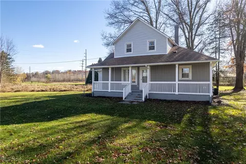1848 Wright Rd, Akron, OH 44320 photo 2
