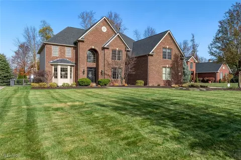 31024 Bellerive Ct, Westlake, OH 44145