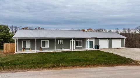 2951 Sealy Ridge Rd, Vincent, OH 45784