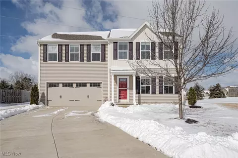 123 Lakeview Cir, Amherst, OH 44001